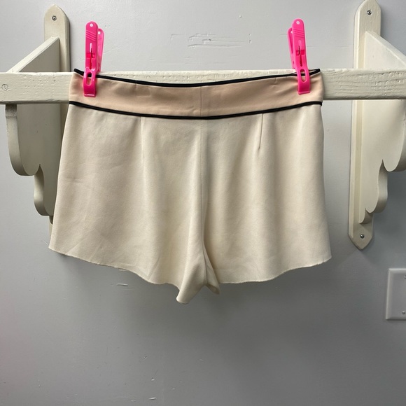 Babaton shorts - Picture 2 of 3